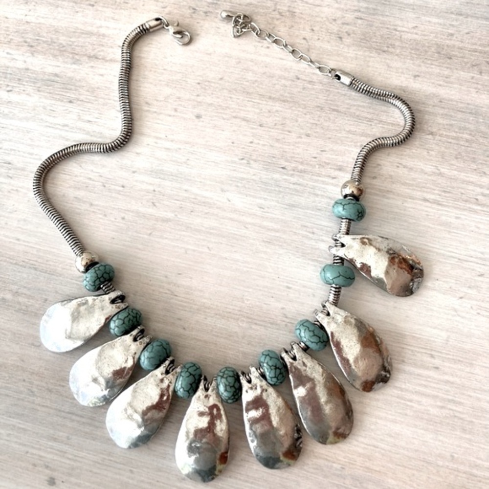 NWOT Costume Silver & Turquoise Necklace.